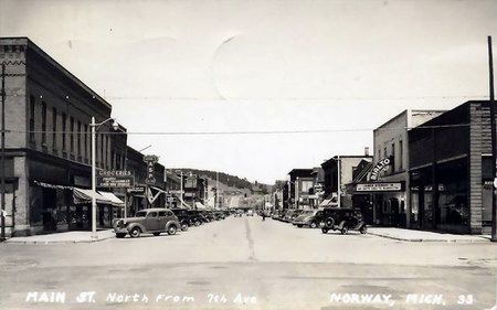Rialto Theatre - Old Photo (newer photo)